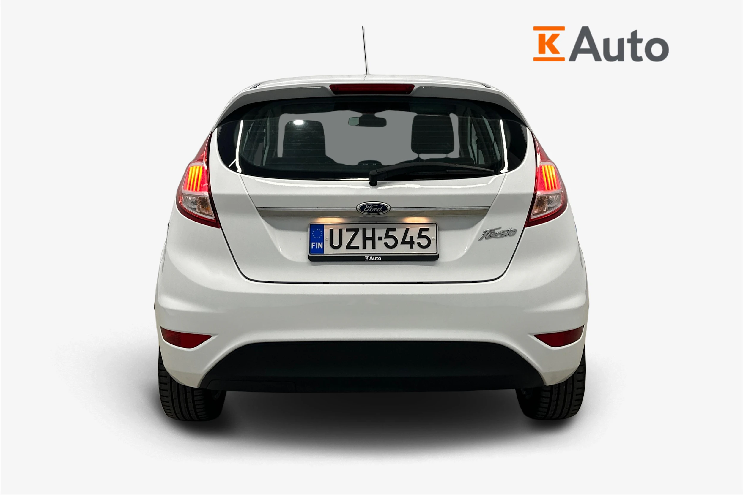 valkoinen Ford Fiesta 2016 kuva 3.