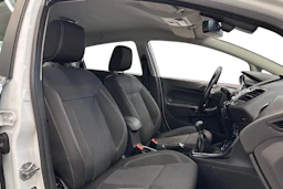 valkoinen Ford Fiesta 2016 kuva 7.