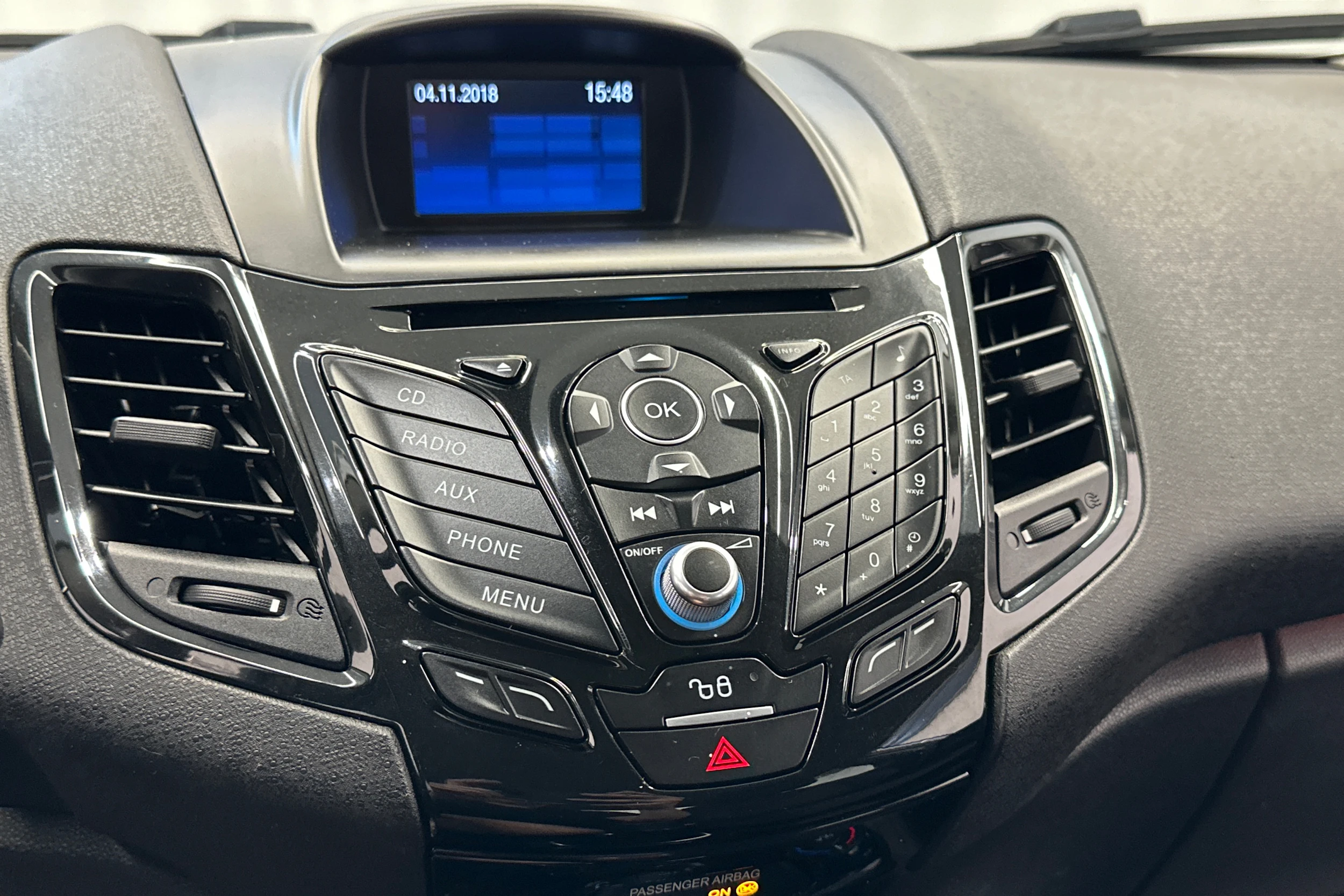 valkoinen Ford Fiesta 2016 kuva 17.