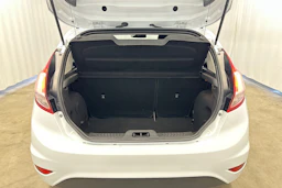 valkoinen Ford Fiesta 2016 kuva 20.