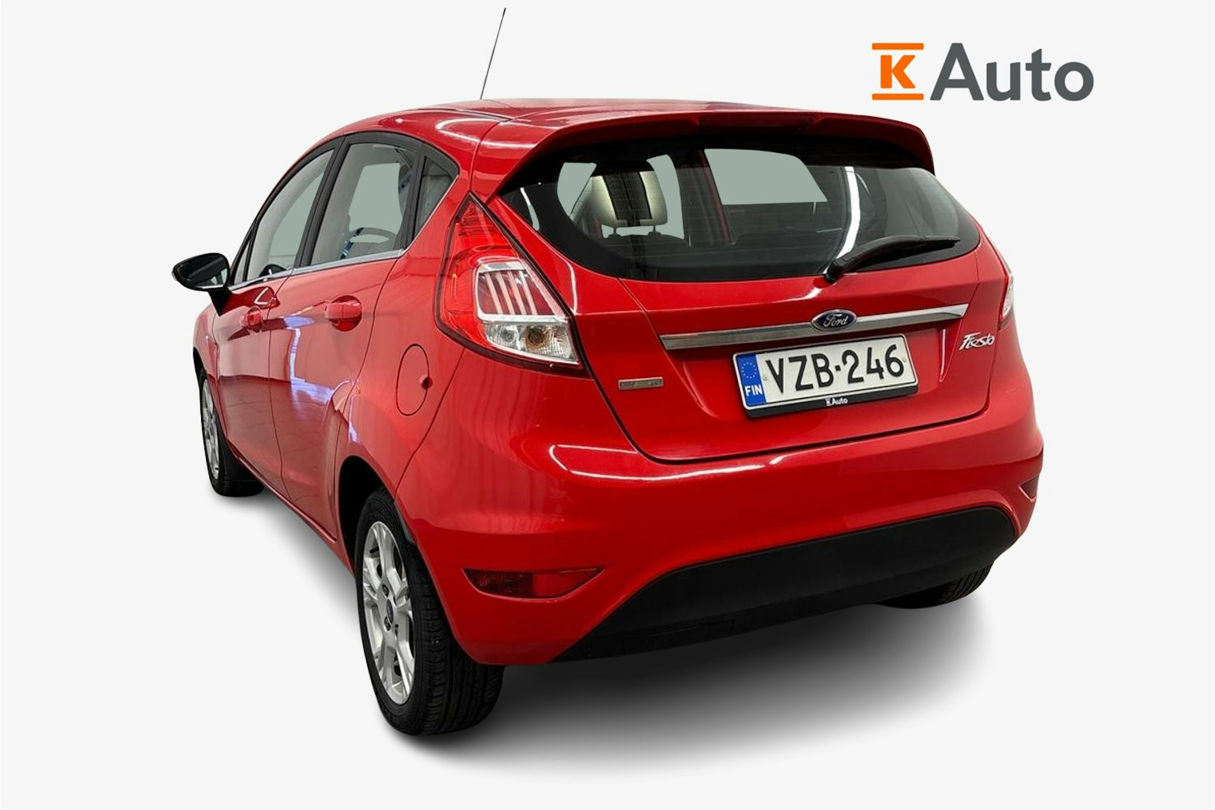punainen Ford Fiesta 2016 kuva 2.