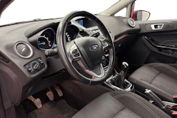 punainen Ford Fiesta 2016 kuva 7.