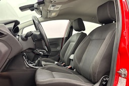 punainen Ford Fiesta 2016 kuva 14.