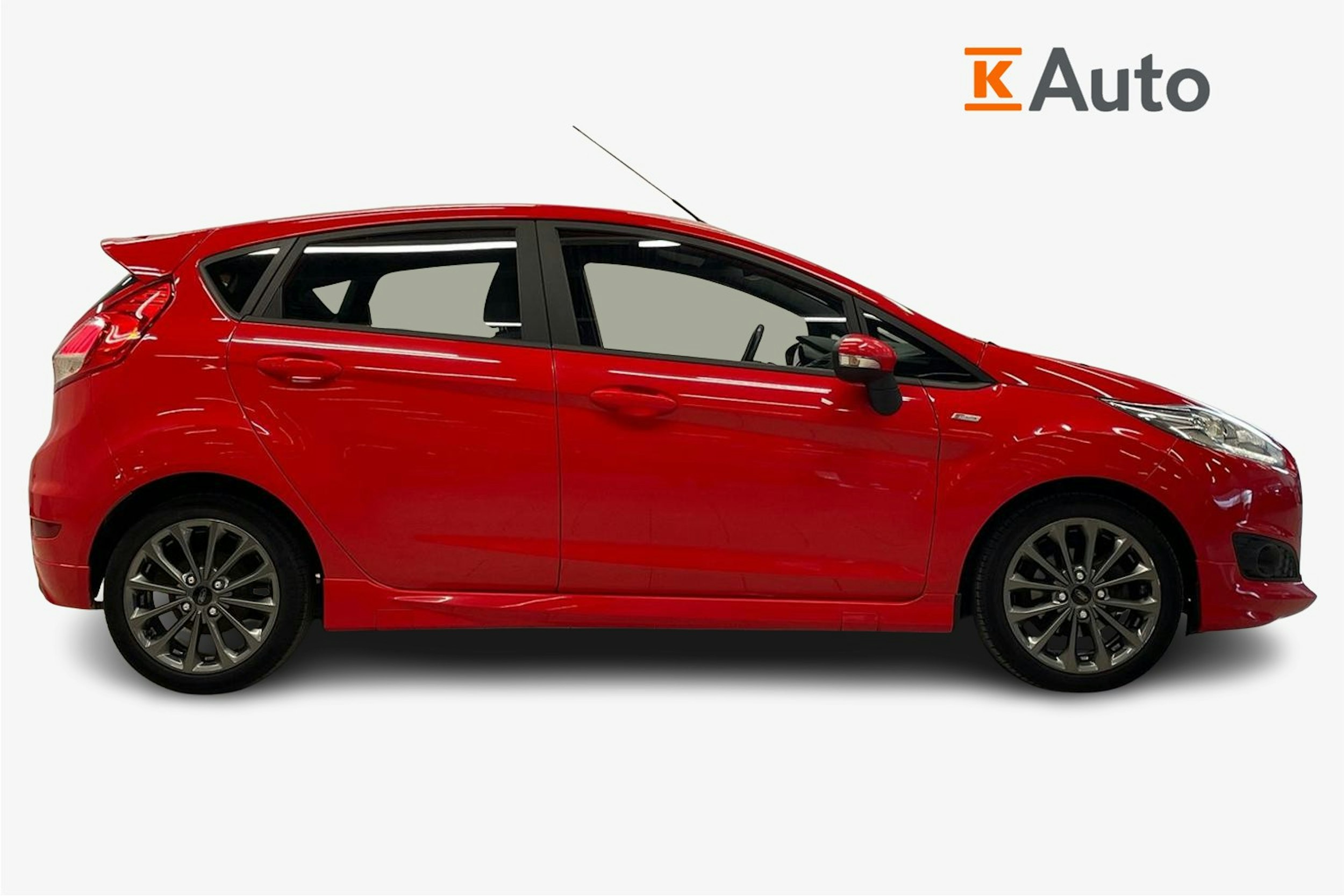 Punainen Ford Fiesta 2016 kuva 6.