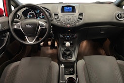 Punainen Ford Fiesta 2016 kuva 9.