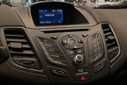 Punainen Ford Fiesta 2016 kuva 20.