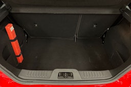 Punainen Ford Fiesta 2016 kuva 22.
