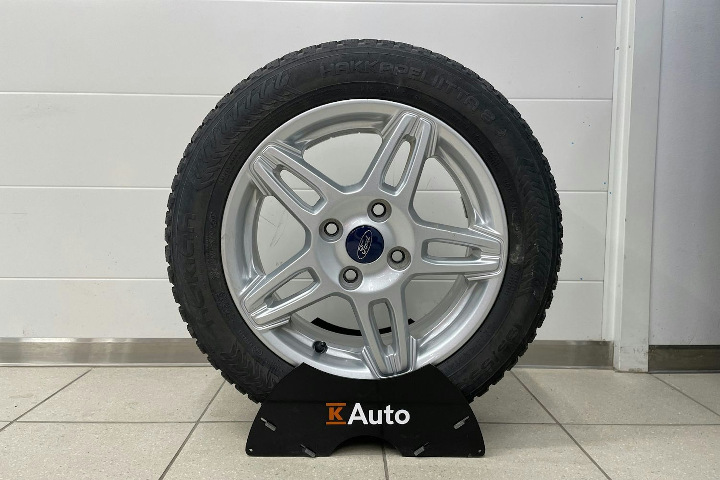 Punainen Ford Fiesta 2016 kuva 23.
