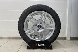 Punainen Ford Fiesta 2016 kuva 23.