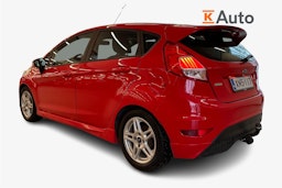 punainen Ford Fiesta 2016 kuva 2.