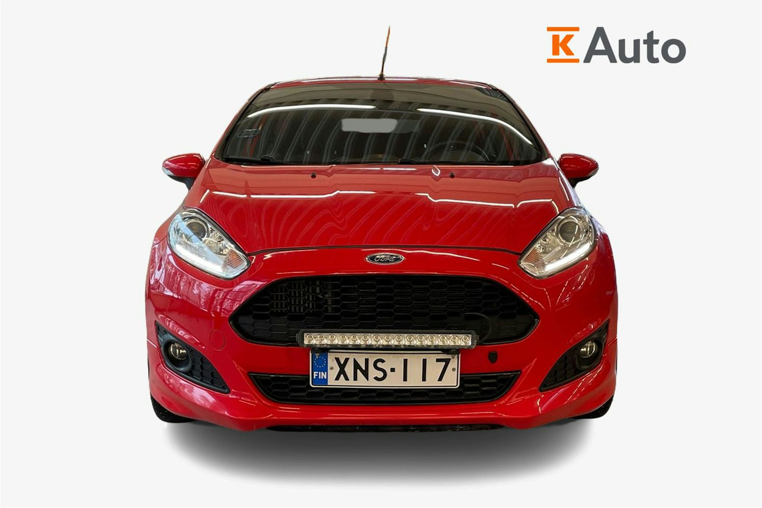 punainen Ford Fiesta 2016 kuva 5.