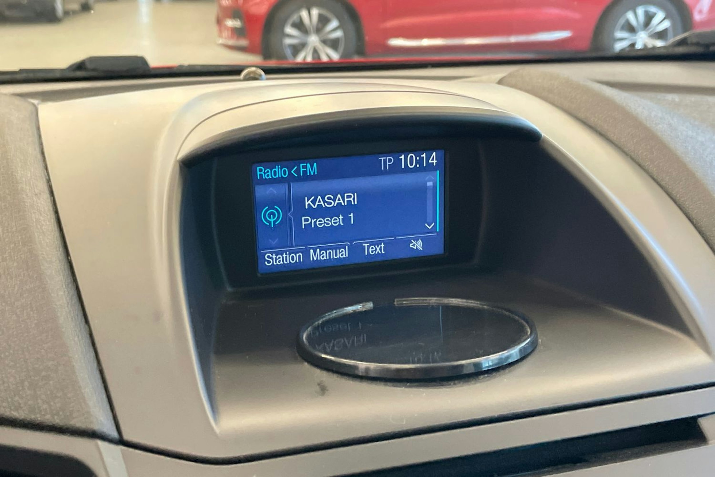 punainen Ford Fiesta 2016 kuva 17.