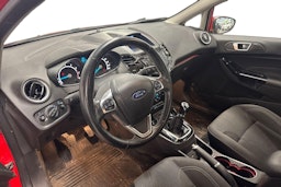 punainen Ford Fiesta 2017 kuva 3.