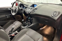 punainen Ford Fiesta 2017 kuva 16.