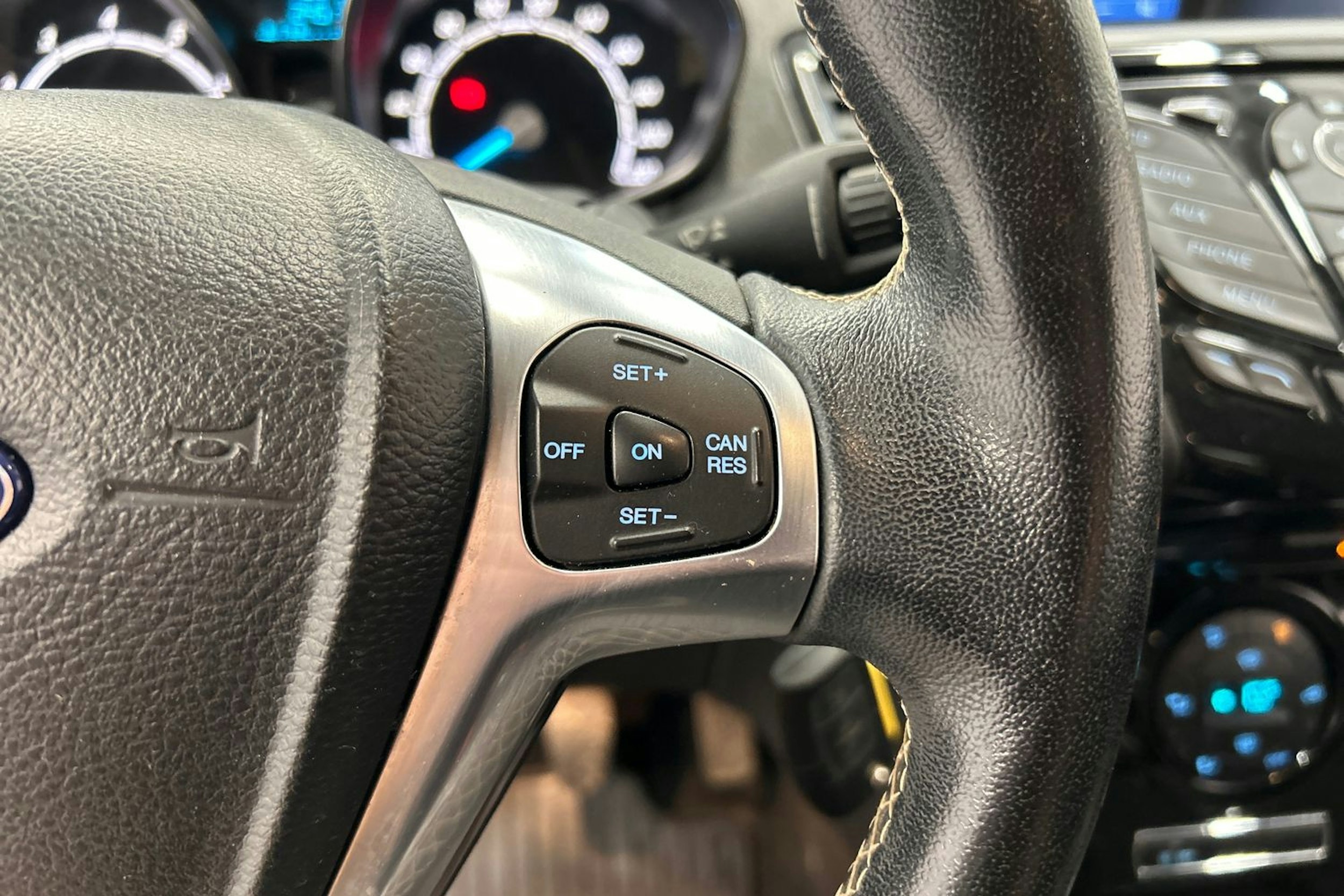 punainen Ford Fiesta 2017 kuva 20.