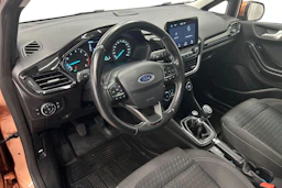punainen Ford Fiesta 2017 kuva 6.