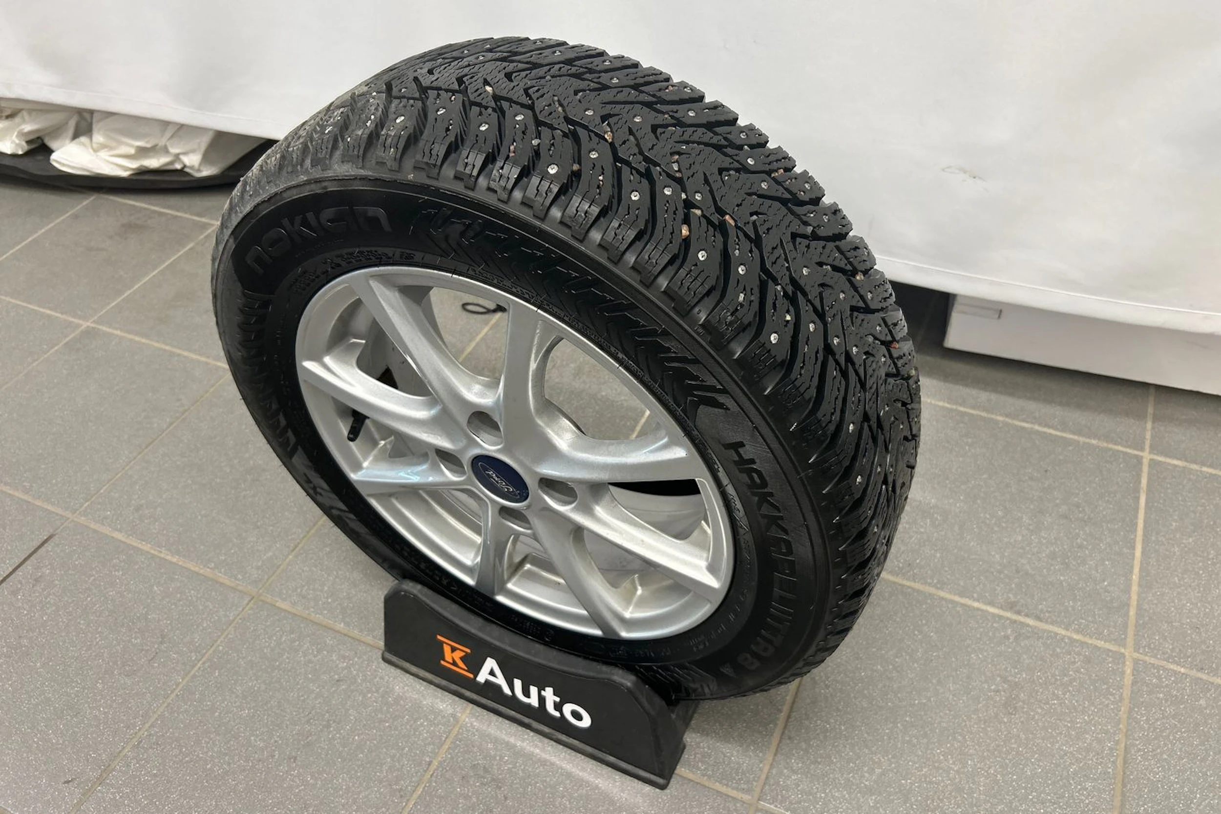 punainen Ford Fiesta 2017 kuva 13.