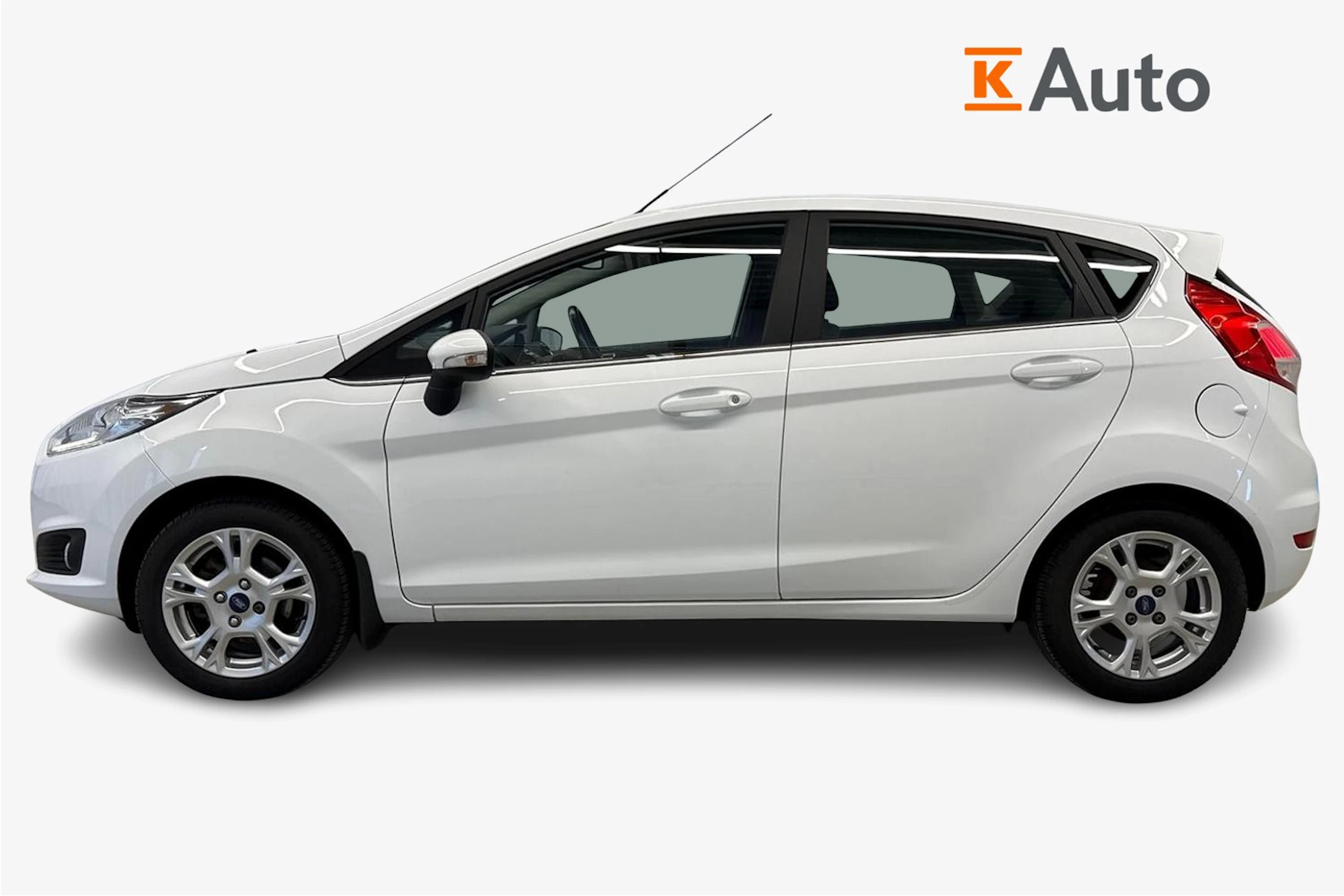 valkoinen Ford Fiesta 2017 kuva 7.