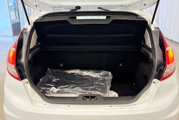 valkoinen Ford Fiesta 2017 kuva 16.