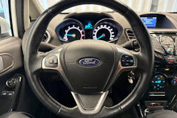 valkoinen Ford Fiesta 2017 kuva 17.