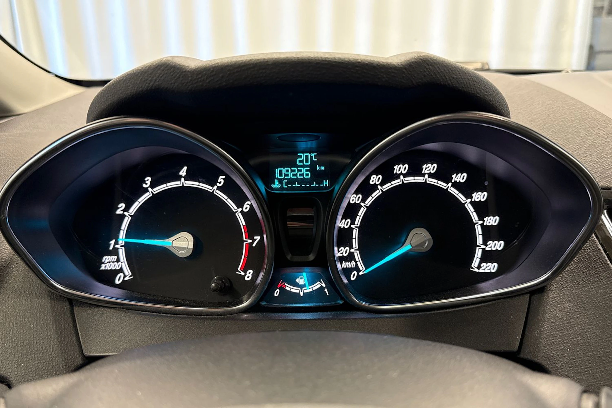 valkoinen Ford Fiesta 2017 kuva 18.