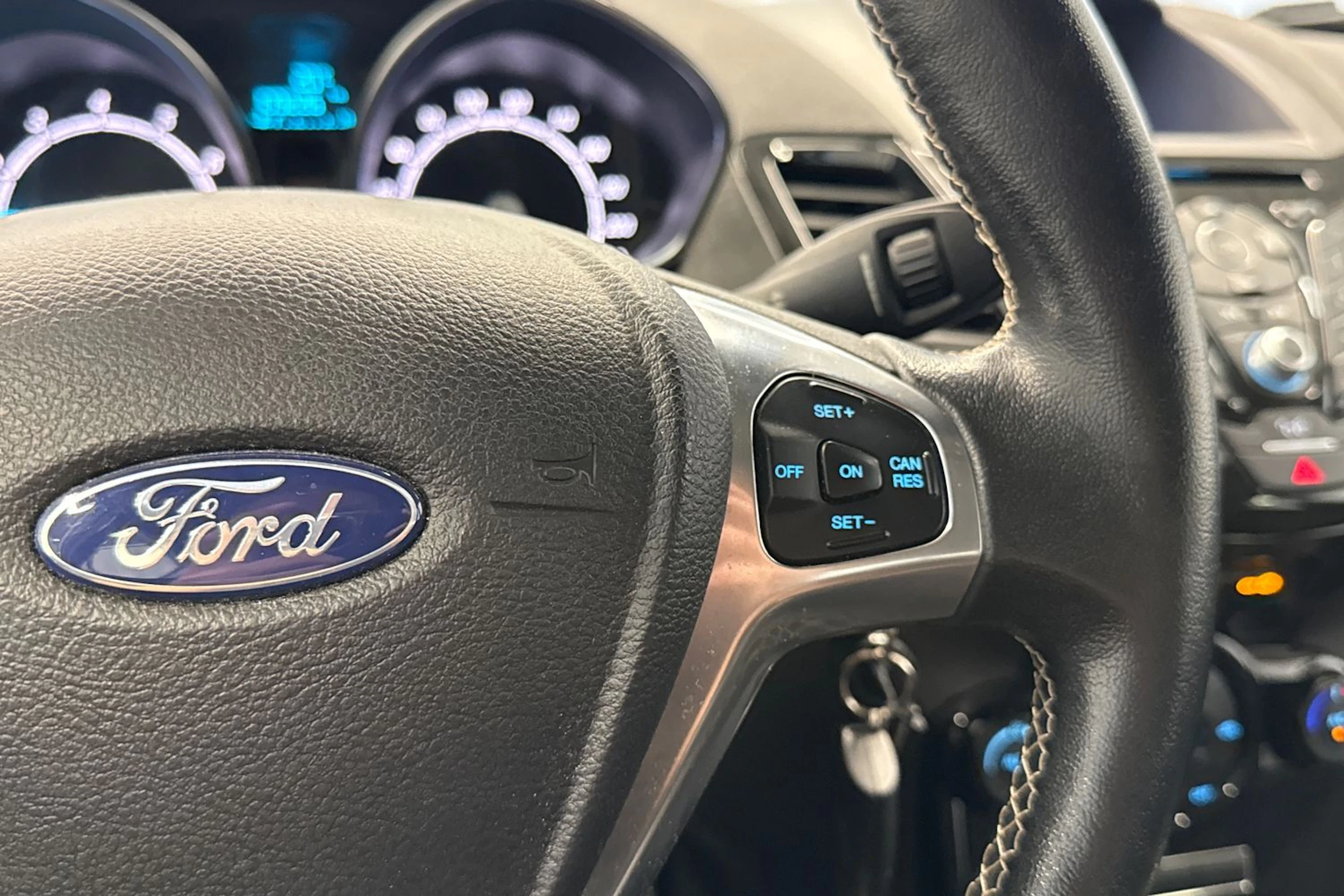 valkoinen Ford Fiesta 2017 kuva 20.