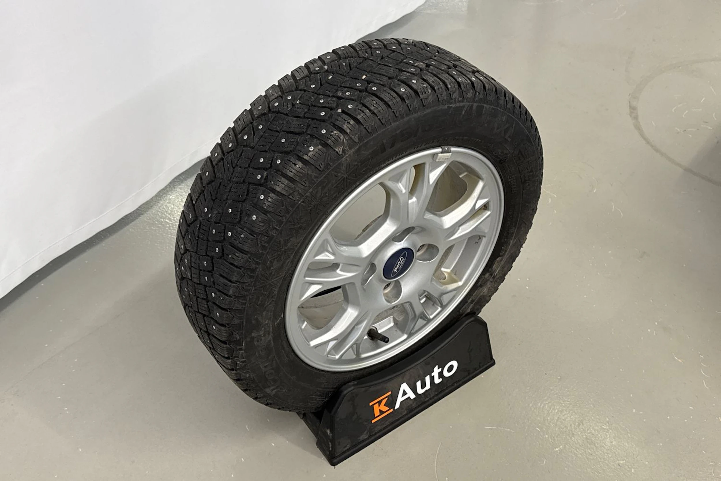 valkoinen Ford Fiesta 2017 kuva 27.