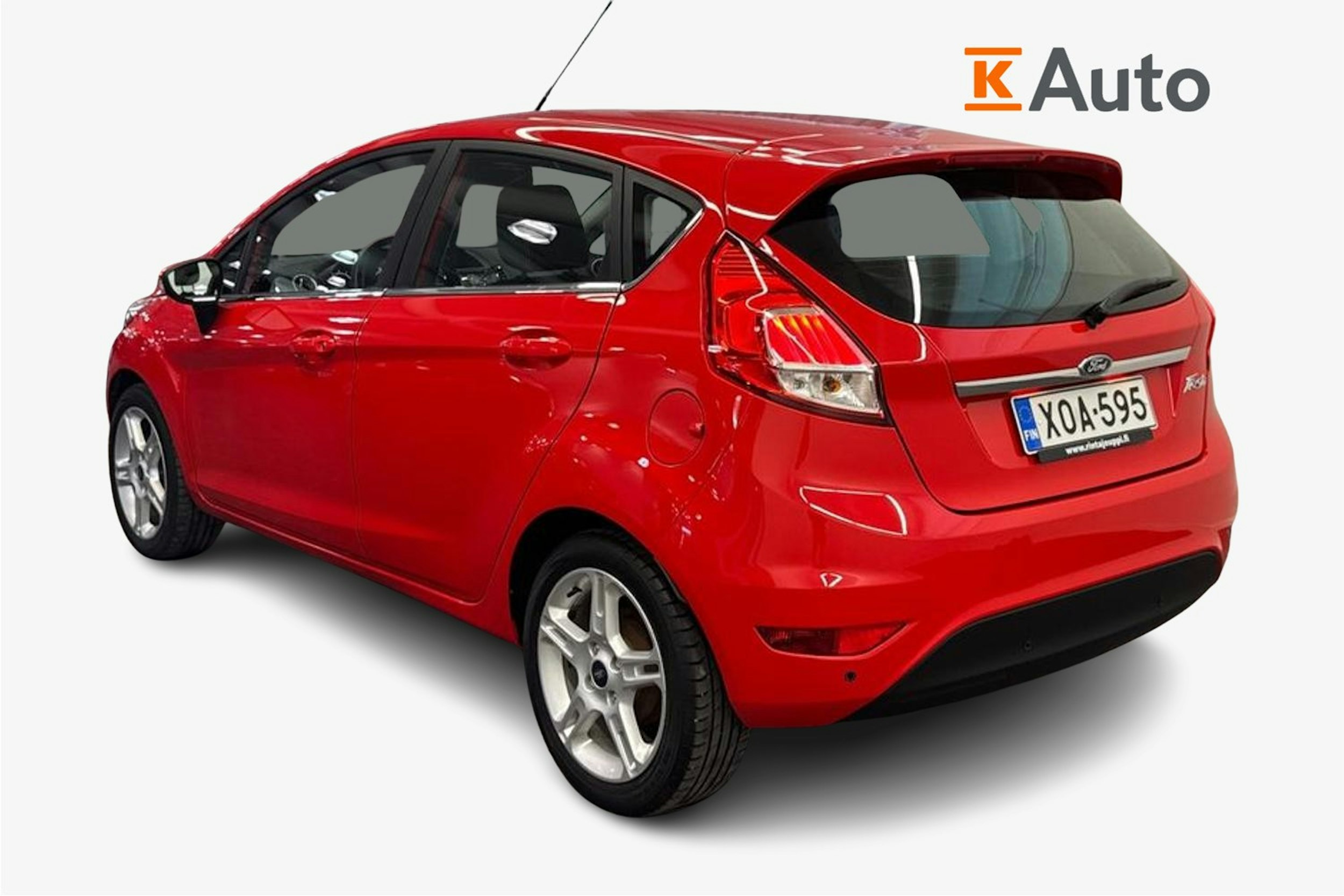punainen Ford Fiesta 2017 kuva 2.