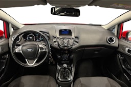 punainen Ford Fiesta 2017 kuva 9.