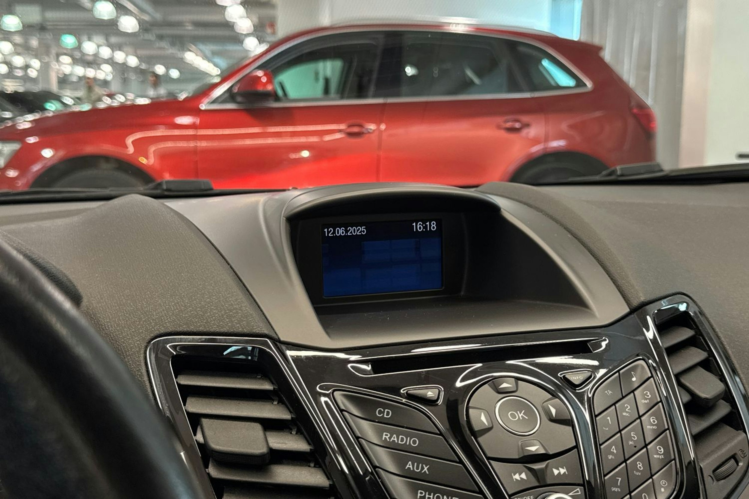 punainen Ford Fiesta 2017 kuva 23.