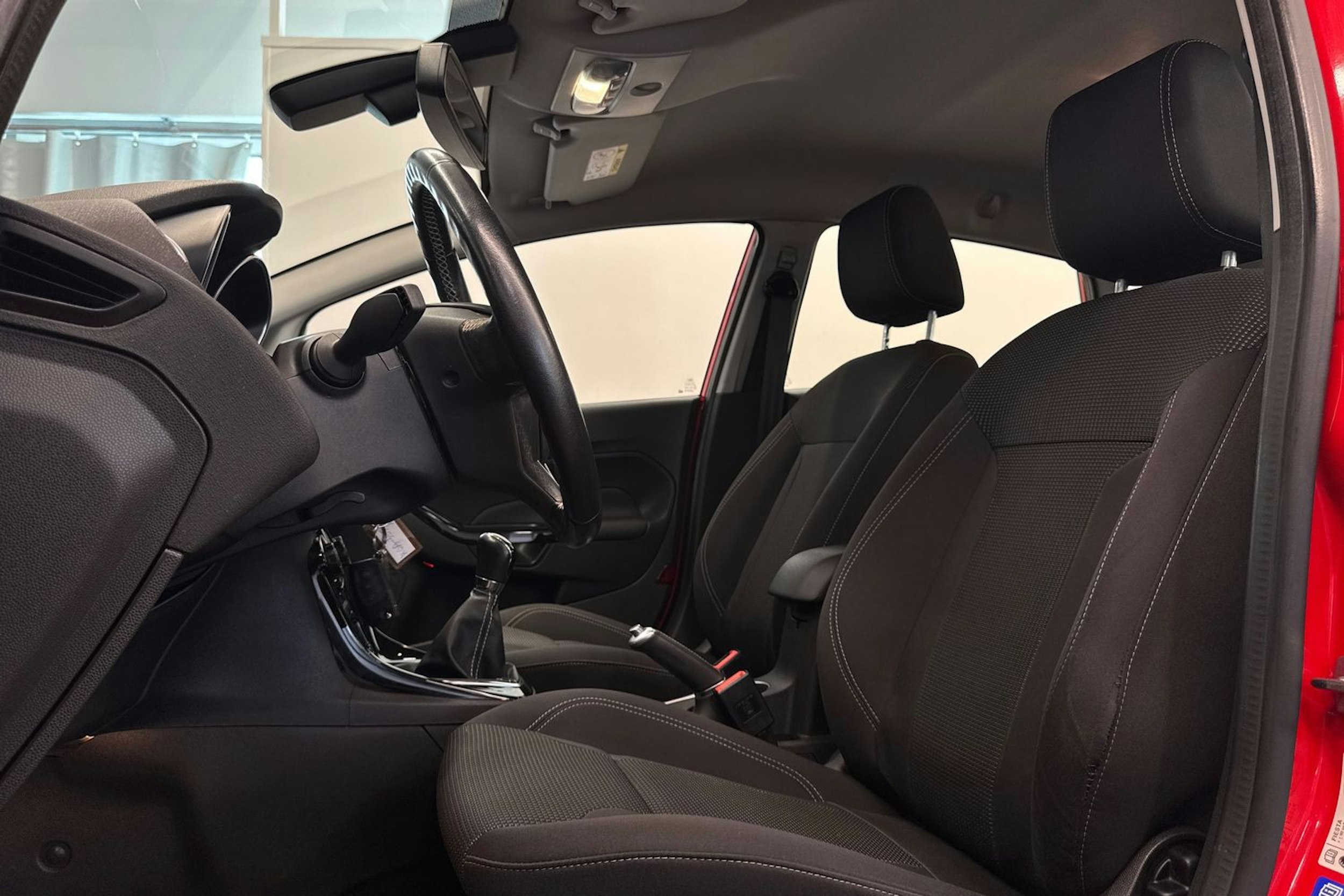 punainen Ford Fiesta 2017 kuva 25.