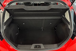 punainen Ford Fiesta 2017 kuva 26.