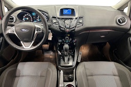 punainen Ford Fiesta 2017 kuva 7.