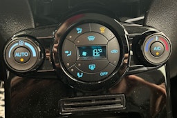 punainen Ford Fiesta 2017 kuva 19.