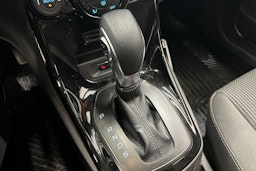 punainen Ford Fiesta 2017 kuva 20.