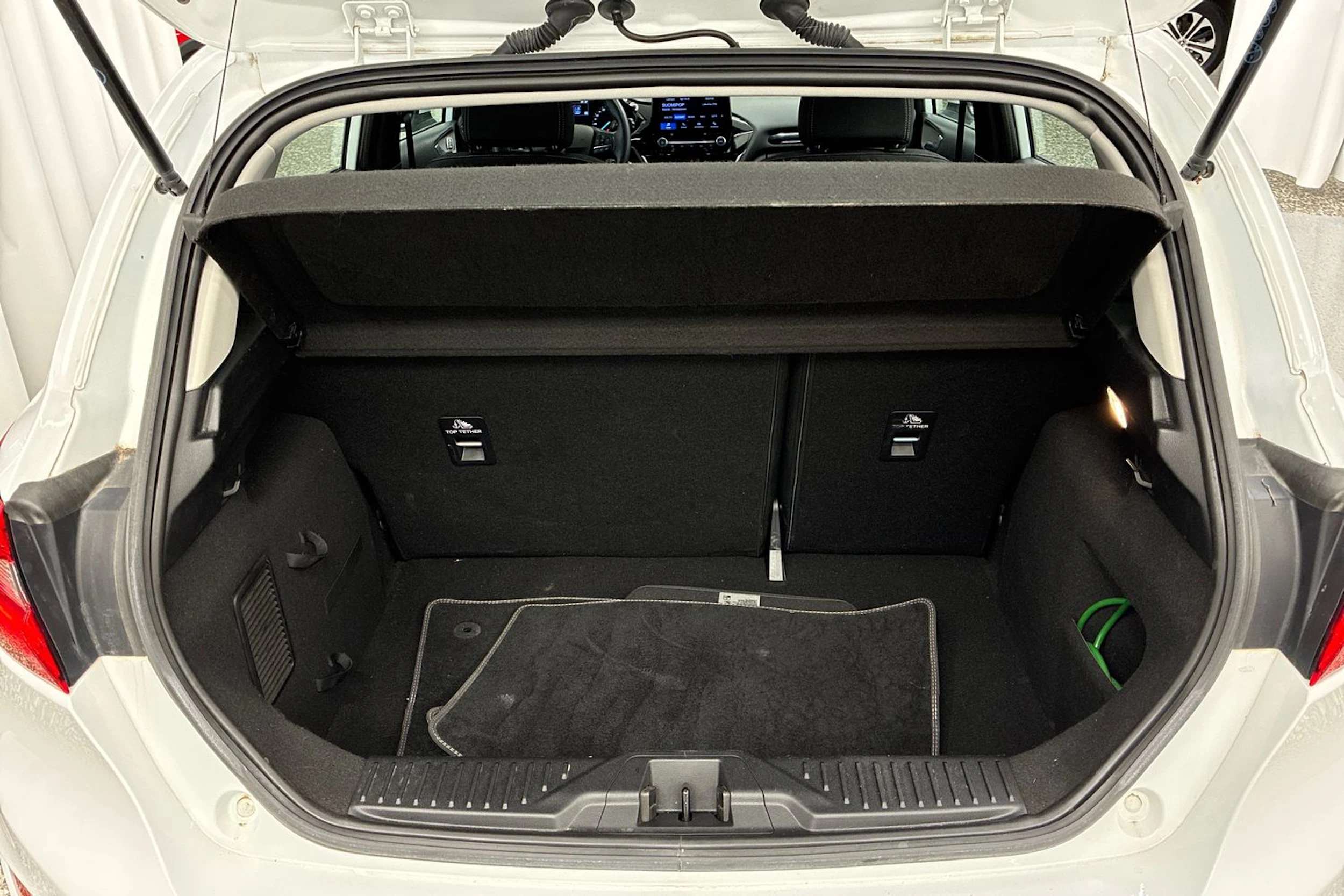 Valkoinen Ford FIESTA 2018 kuva 11.