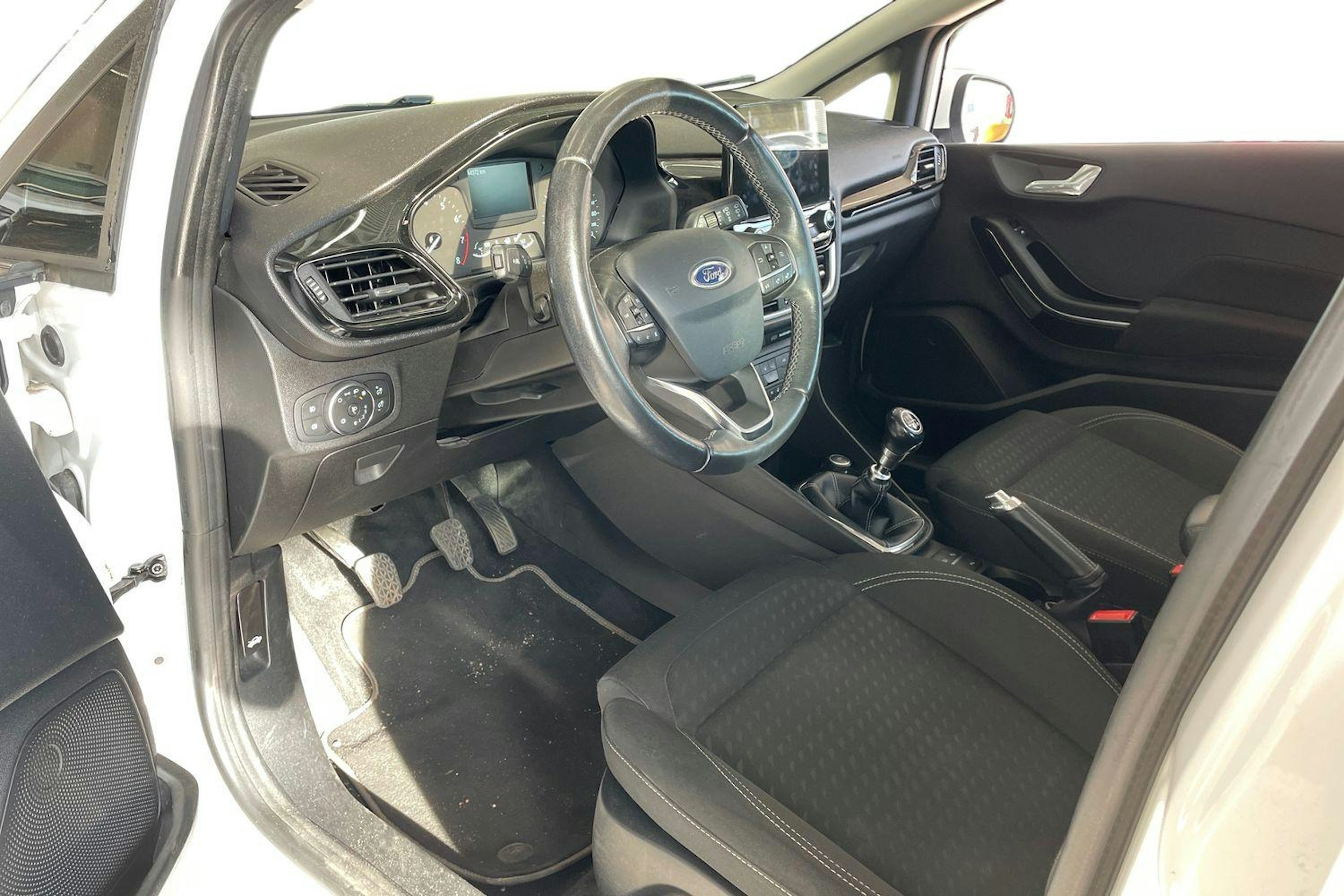 valkoinen Ford Fiesta 2018 kuva 3.