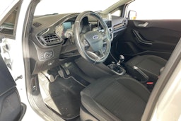 valkoinen Ford Fiesta 2018 kuva 3.