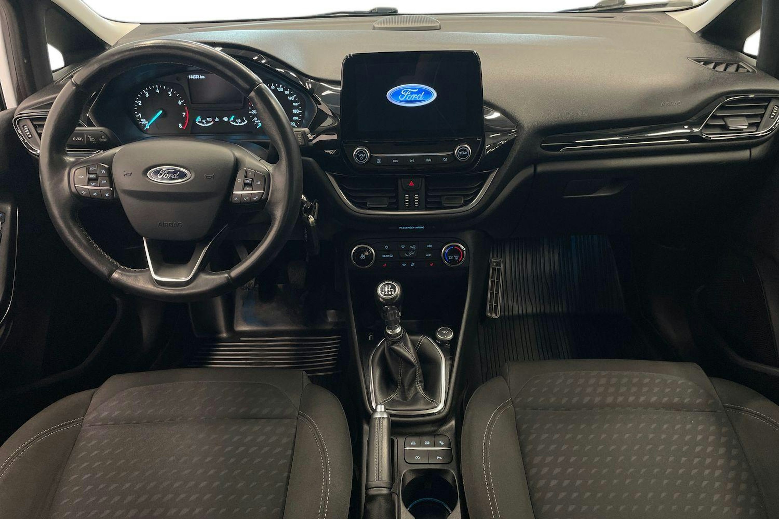 valkoinen Ford Fiesta 2018 kuva 7.