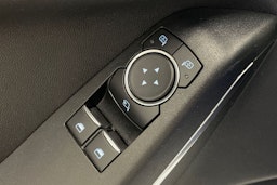 valkoinen Ford Fiesta 2018 kuva 11.