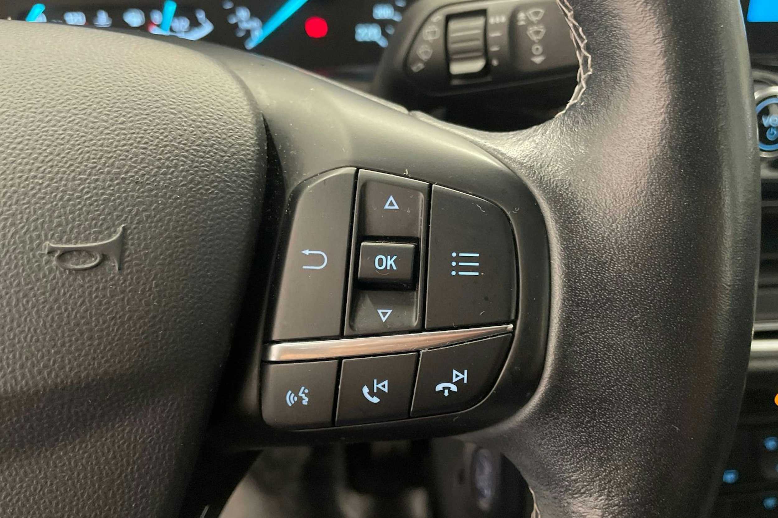 valkoinen Ford Fiesta 2018 kuva 14.
