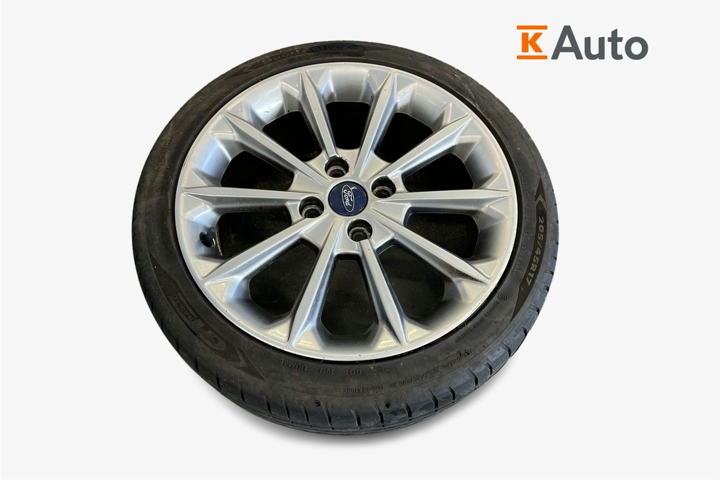 valkoinen Ford Fiesta 2018 kuva 11.