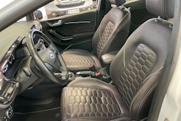 valkoinen Ford Fiesta 2018 kuva 15.