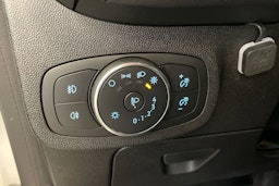 valkoinen Ford Fiesta 2018 kuva 18.