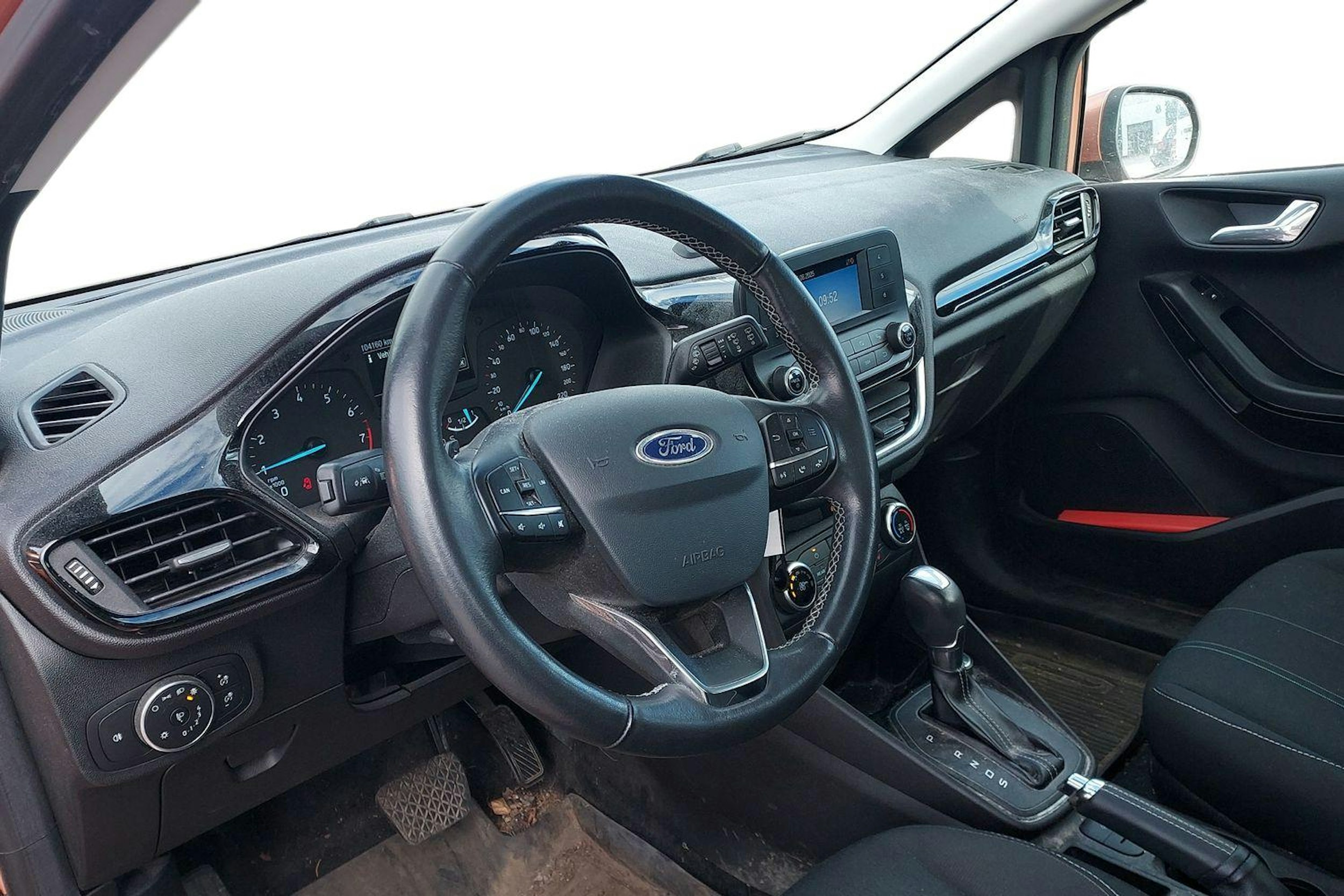 punainen Ford Fiesta 2018 kuva 3.