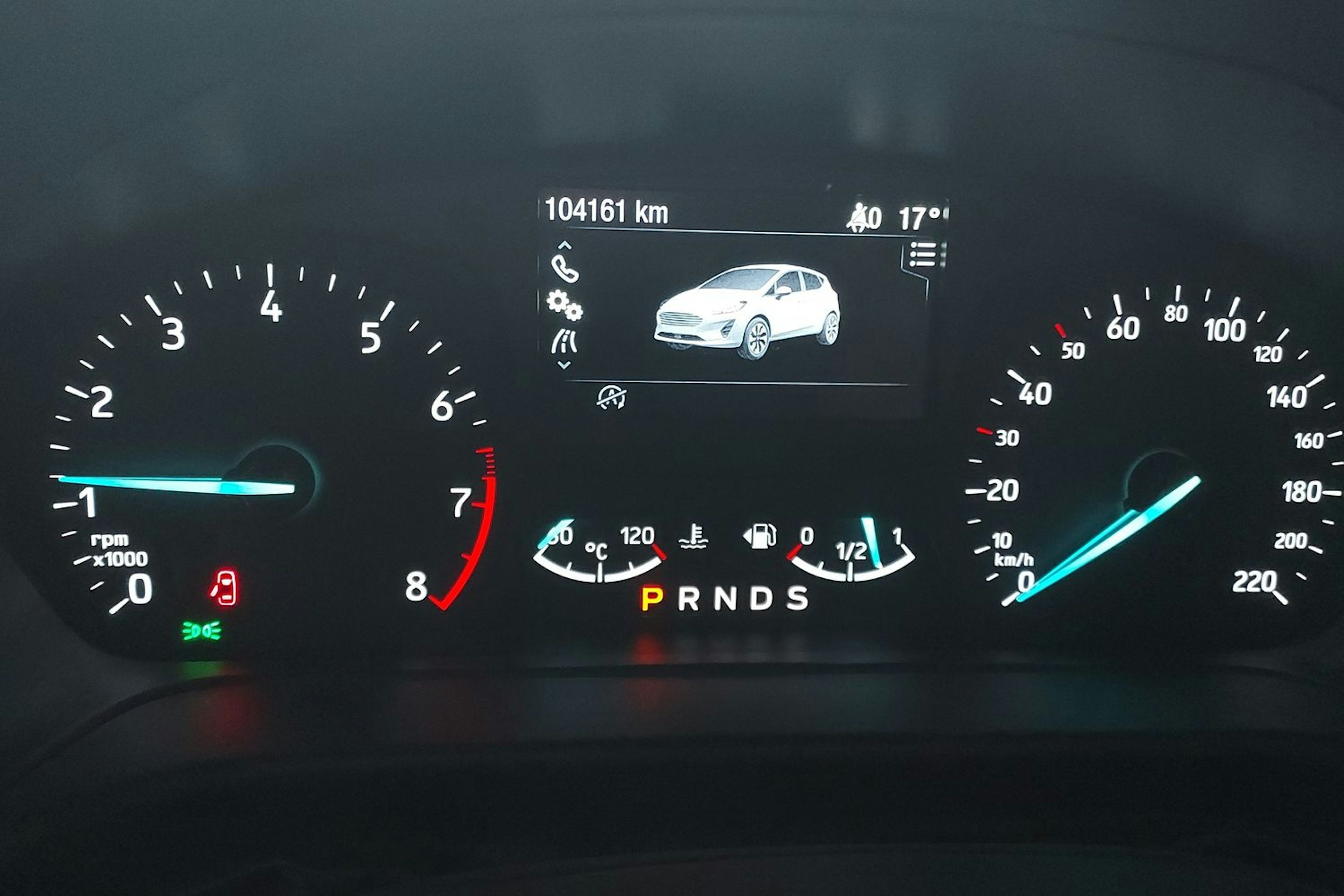 punainen Ford Fiesta 2018 kuva 15.