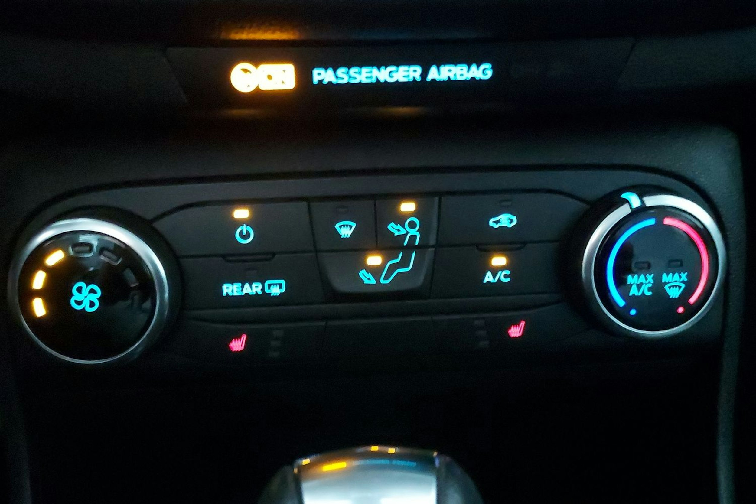 punainen Ford Fiesta 2018 kuva 18.