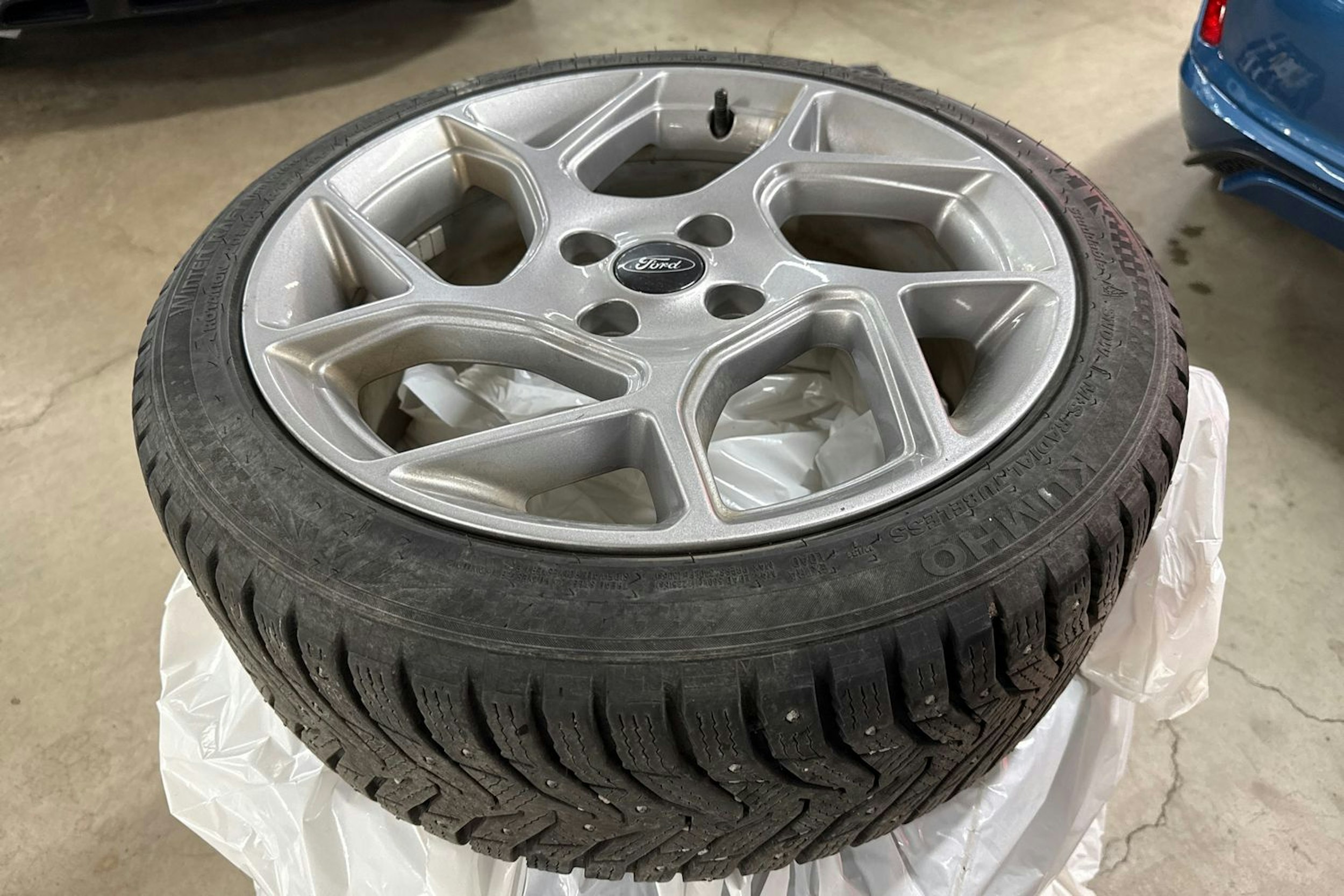 Sininen Ford FIESTA 2018 kuva 13.