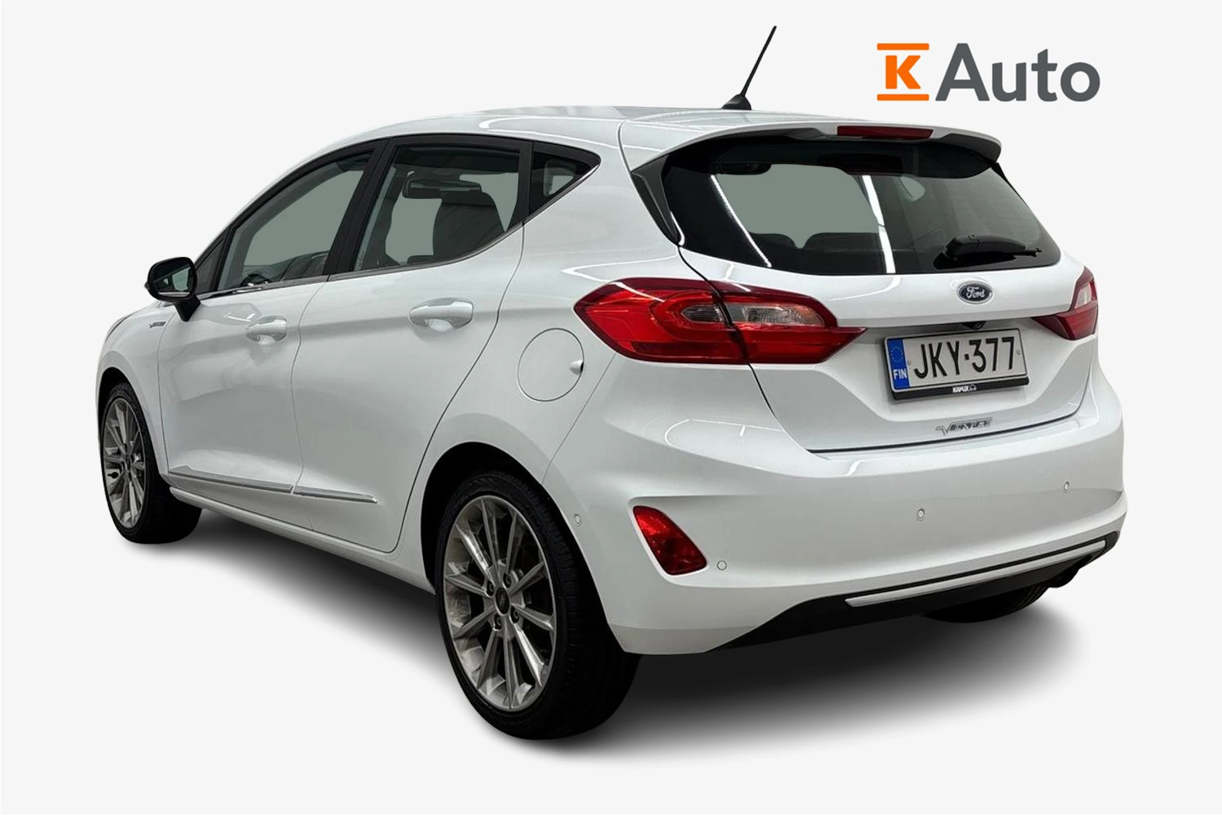 valkoinen Ford Fiesta 2018 kuva 2.