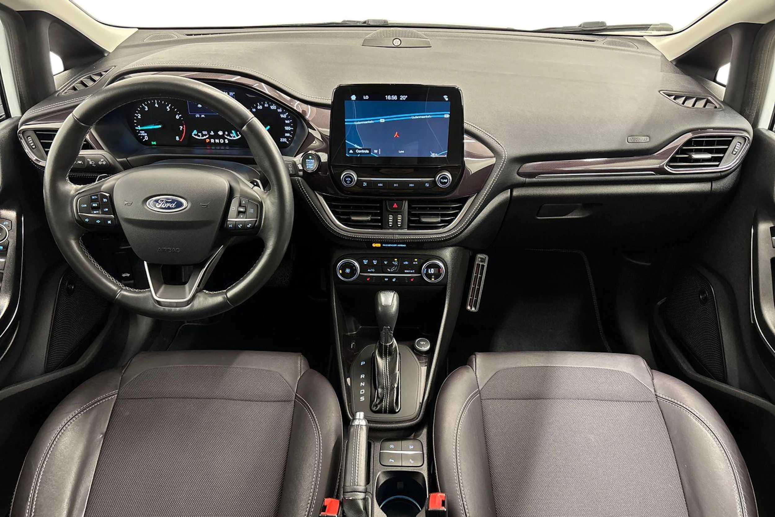 valkoinen Ford Fiesta 2018 kuva 7.